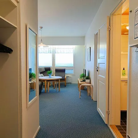 Naekoealahuoneisto 324 *