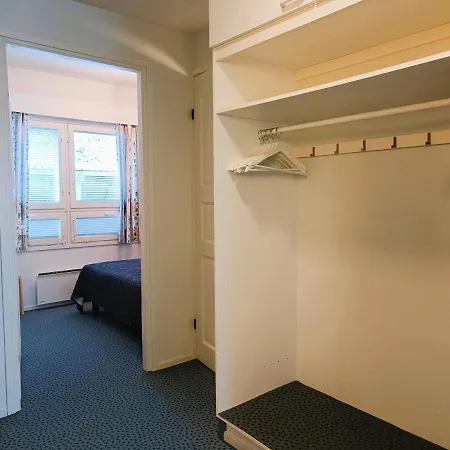 Naekoealahuoneisto 324 * Syöte