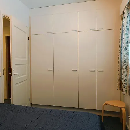 Naekoealahuoneisto 324 * Syöte