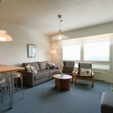 Naekoealahuoneisto 324 Syöte