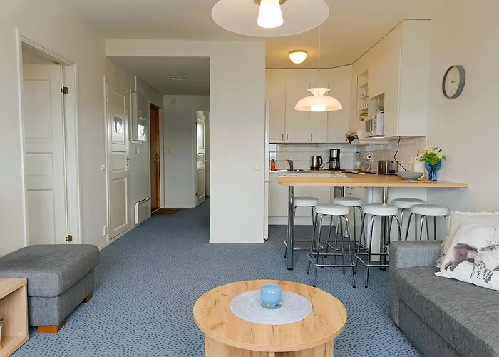 Naekoealahuoneisto 324